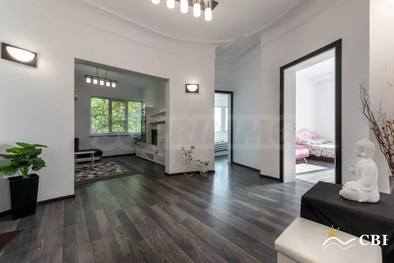 Apartment, 3-room, 110 m², in Varna. Photo 5 of 16. Varna, Black Sea, Bulgaria. Cheap Beach Holiday.