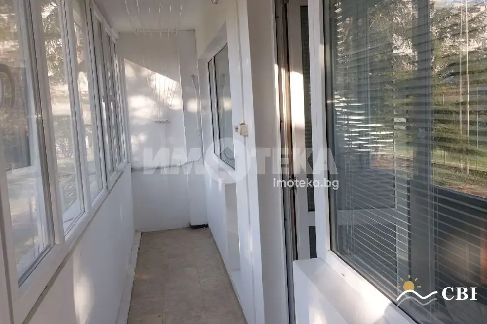 Apartment, 3-room, 96 m², in Burgas. Photo 3 of 11. Burgas, Black Sea, Bulgaria. Cheap Beach Holiday.