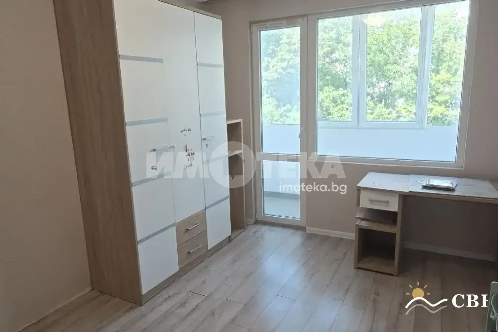Apartment, 3-room, 100 m², in Varna. Photo 8 of 9. Varna, Black Sea, Bulgaria. Cheap Beach Holiday.