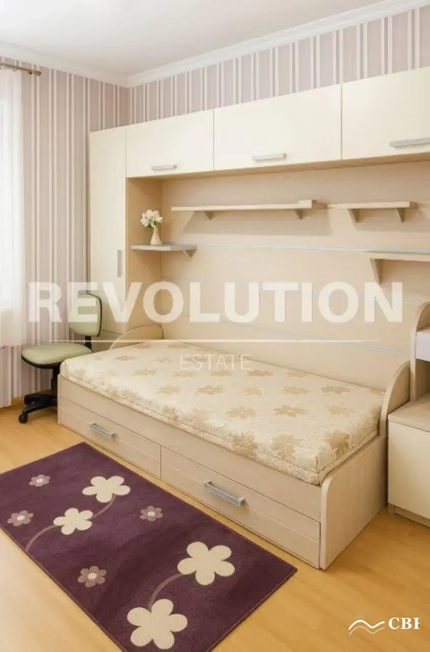 Apartment, 3-room, 110 m², in Varna. Photo 4 of 7. Varna, Black Sea, Bulgaria. Cheap Beach Holiday.
