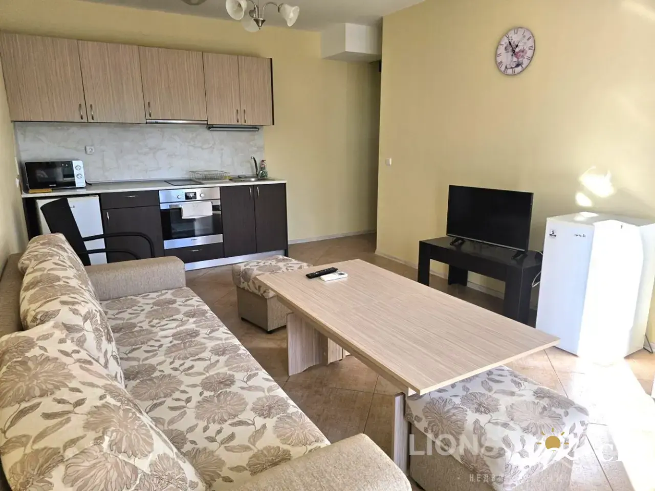 Apartment, 2-room, 60 m², in St. St. Konstantin and Elena. Photo 4 of 13. St. St. Konstantin and Elena, Black Sea, Bulgaria. Cheap Beach Holiday.