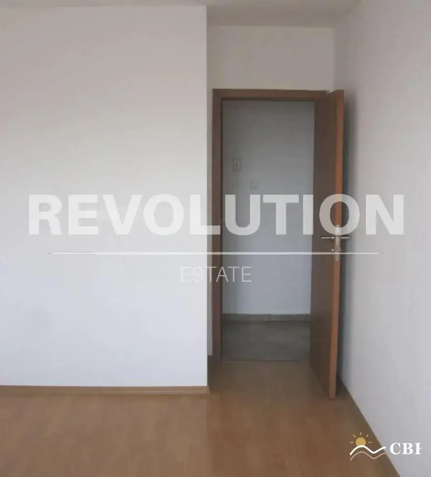 Apartment, 3-room, 80 m², in Varna. Photo 2 of 7. Varna, Black Sea, Bulgaria. Cheap Beach Holiday.