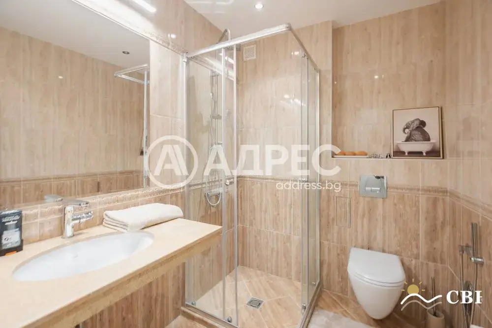 Apartment, 2-room, 70 m², in St. St. Konstantin and Elena. Photo 4 of 16. St. St. Konstantin and Elena, Black Sea, Bulgaria. Cheap Beach Holiday.