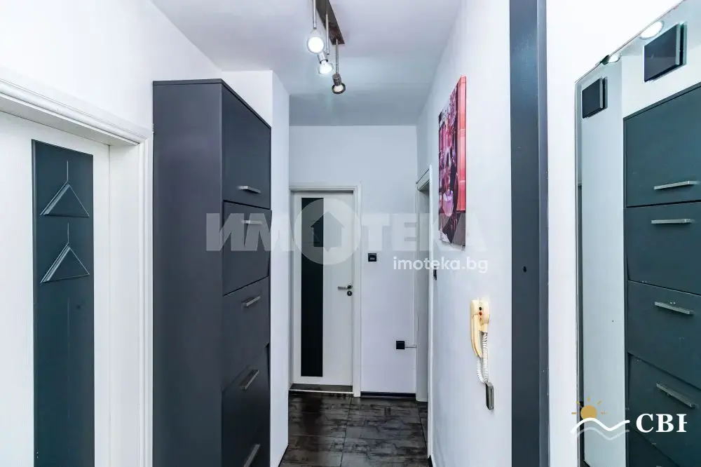 Apartment, 3-room, 80 m², in Varna. Photo 9 of 11. Varna, Black Sea, Bulgaria. Cheap Beach Holiday.