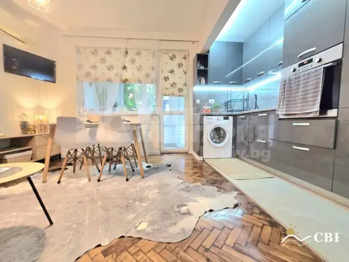 Apartment, 3-room, 79 m², in Varna. Photo 4 of 13. Varna, Black Sea, Bulgaria. Cheap Beach Holiday.