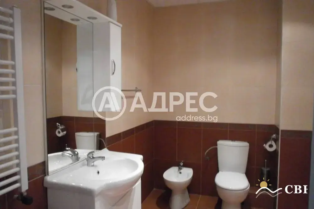 Apartment, 3-room, 140 m², in Burgas. Photo 5 of 8. Burgas, Black Sea, Bulgaria. Cheap Beach Holiday.