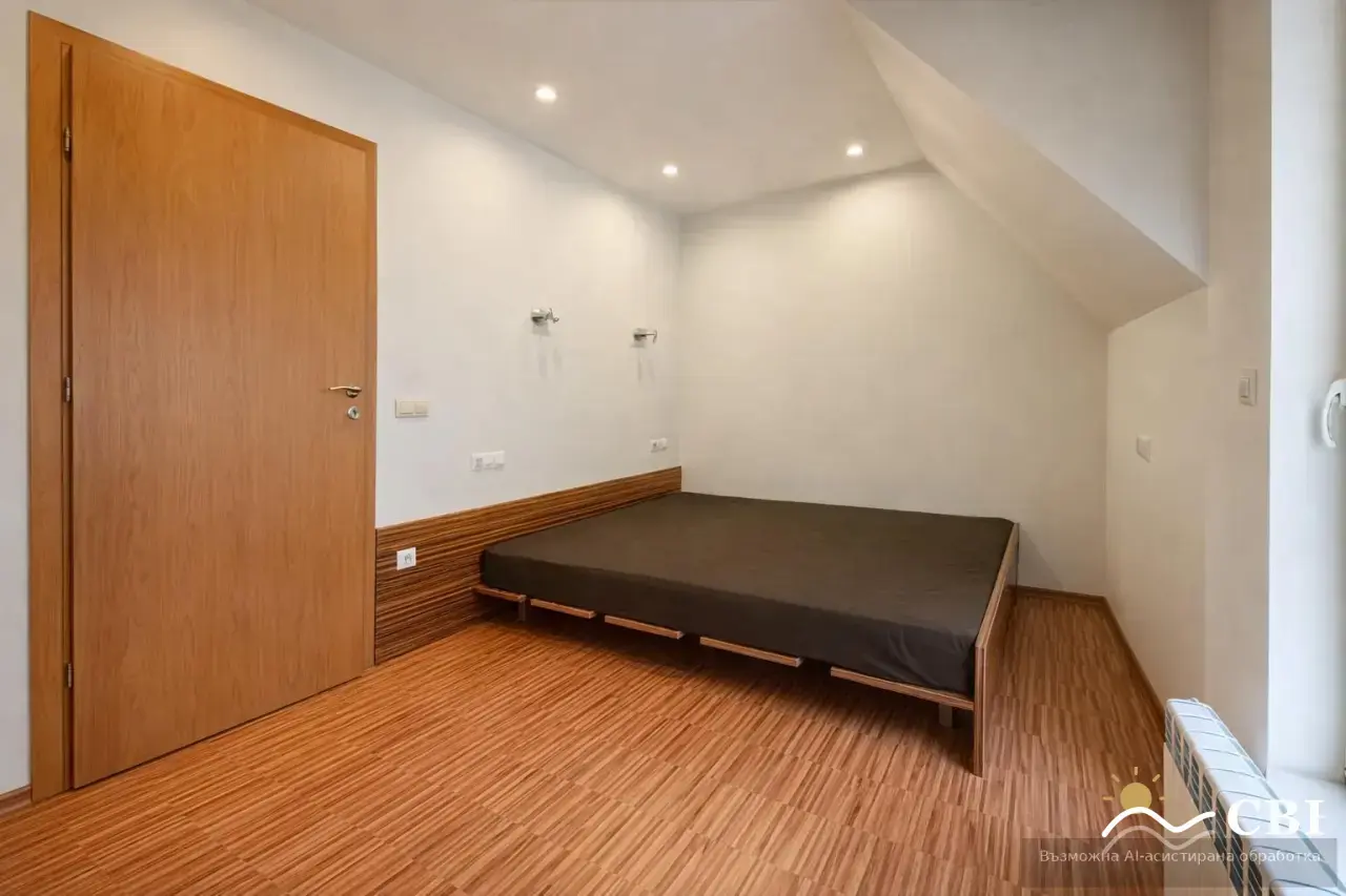 Apartment, 3-room, 140 m², in Varna. Photo 5 of 8. Varna, Black Sea, Bulgaria. Cheap Beach Holiday.