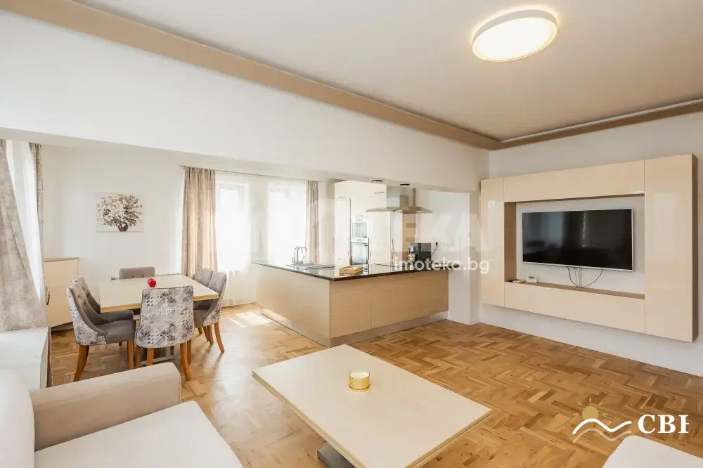 Apartment, 3-room, 115 m², in Varna. Photo 6 of 16. Varna, Black Sea, Bulgaria. Cheap Beach Holiday.