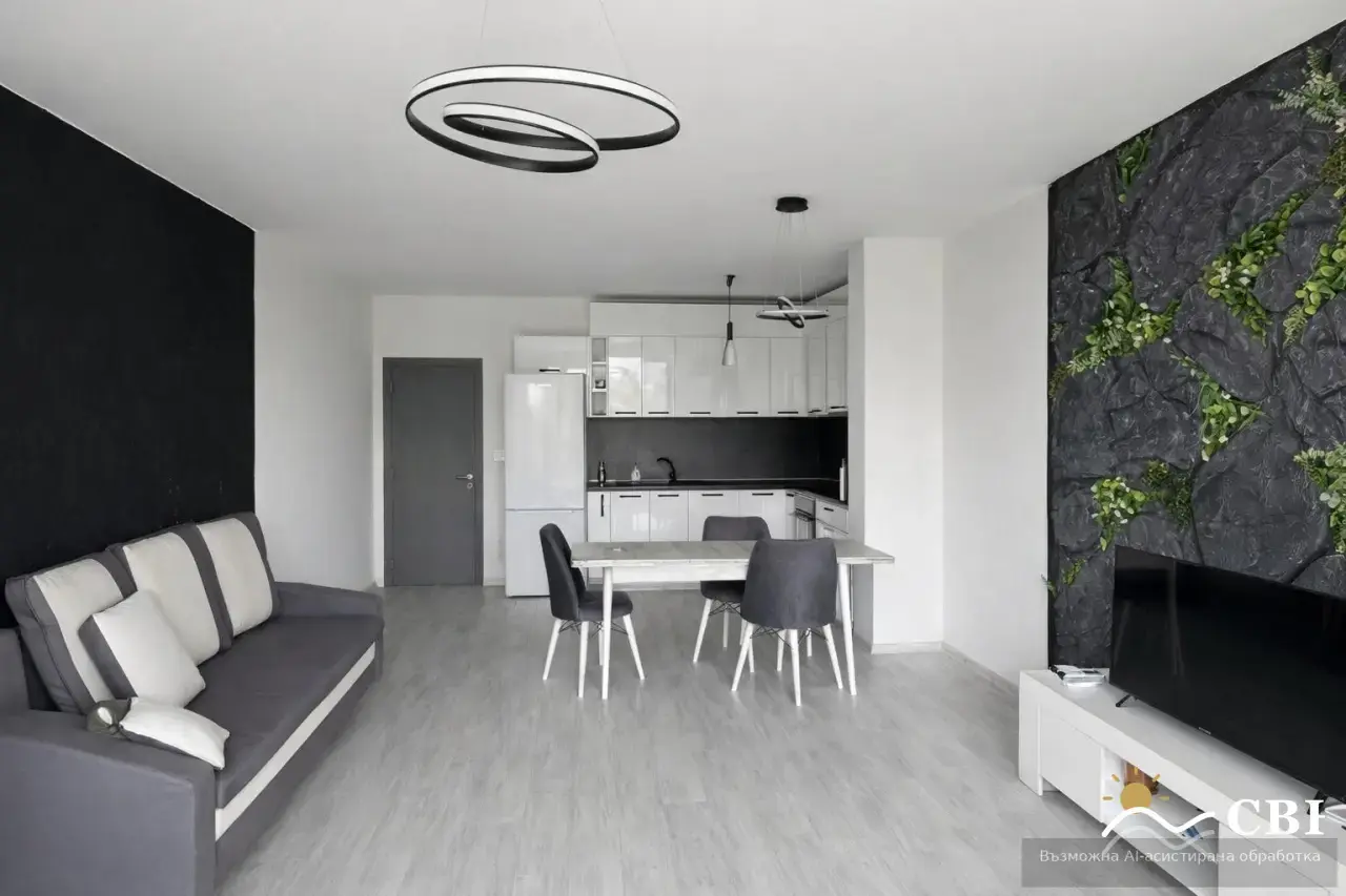 Apartment, 4-room, 165 m², in Burgas. Photo 1 of 8. Burgas, Black Sea, Bulgaria. Cheap Beach Holiday.