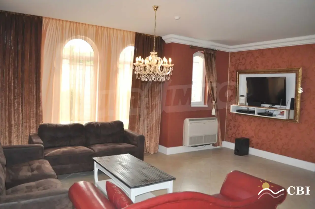 House, 1-room, 450 m², in Kranevo. Photo 6 of 16. Kranevo, Black Sea, Bulgaria. Cheap Beach Holiday.
