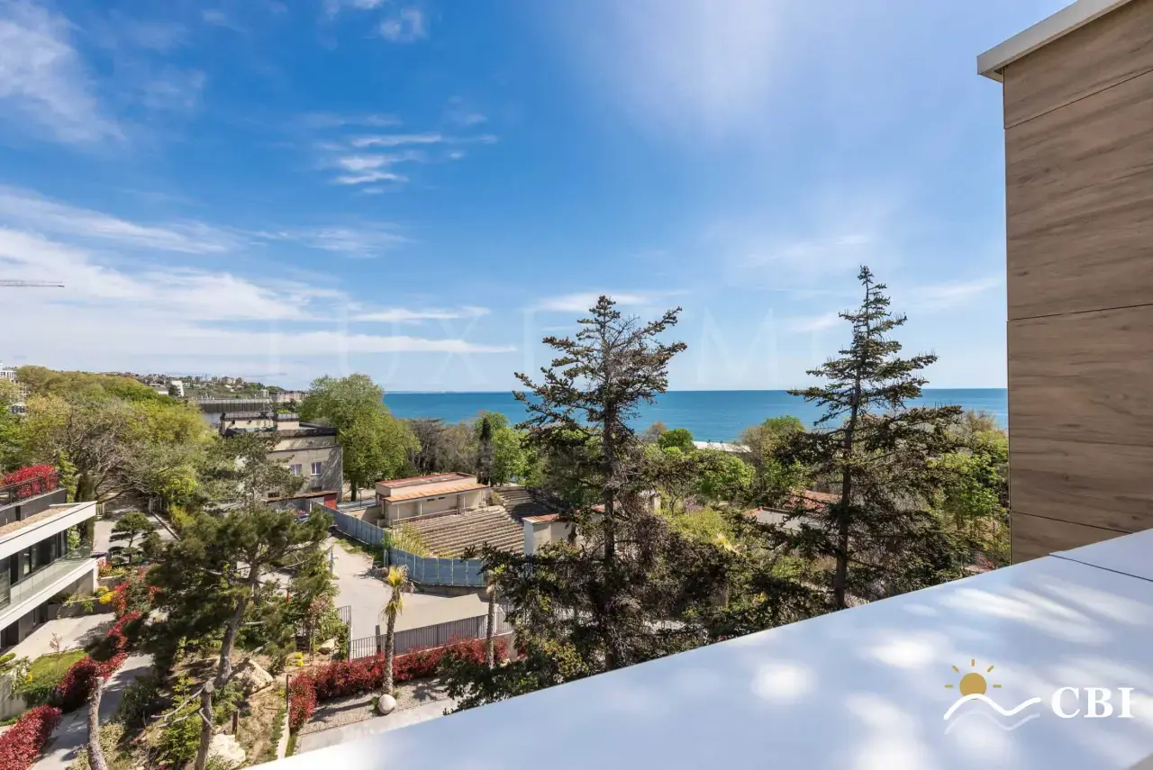Apartment, 3-room, 120 m², in St. St. Konstantin and Elena. Photo 8 of 16. St. St. Konstantin and Elena, Black Sea, Bulgaria. Cheap Beach Holiday.
