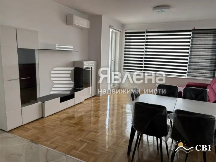 Apartment, 3-room, 105 m², in Burgas. Photo 3 of 16. Burgas, Black Sea, Bulgaria. Cheap Beach Holiday.