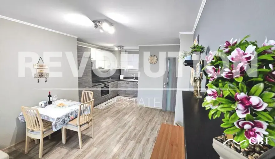 Apartment, 2-room, 74 m², in Varna. Photo 3 of 9. Varna, Black Sea, Bulgaria. Cheap Beach Holiday.