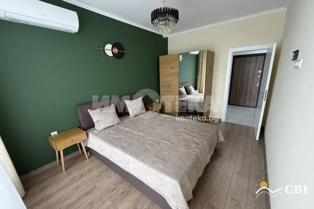 Apartment, 3-room, 100 m², in Burgas. Photo 6 of 10. Burgas, Black Sea, Bulgaria. Cheap Beach Holiday.