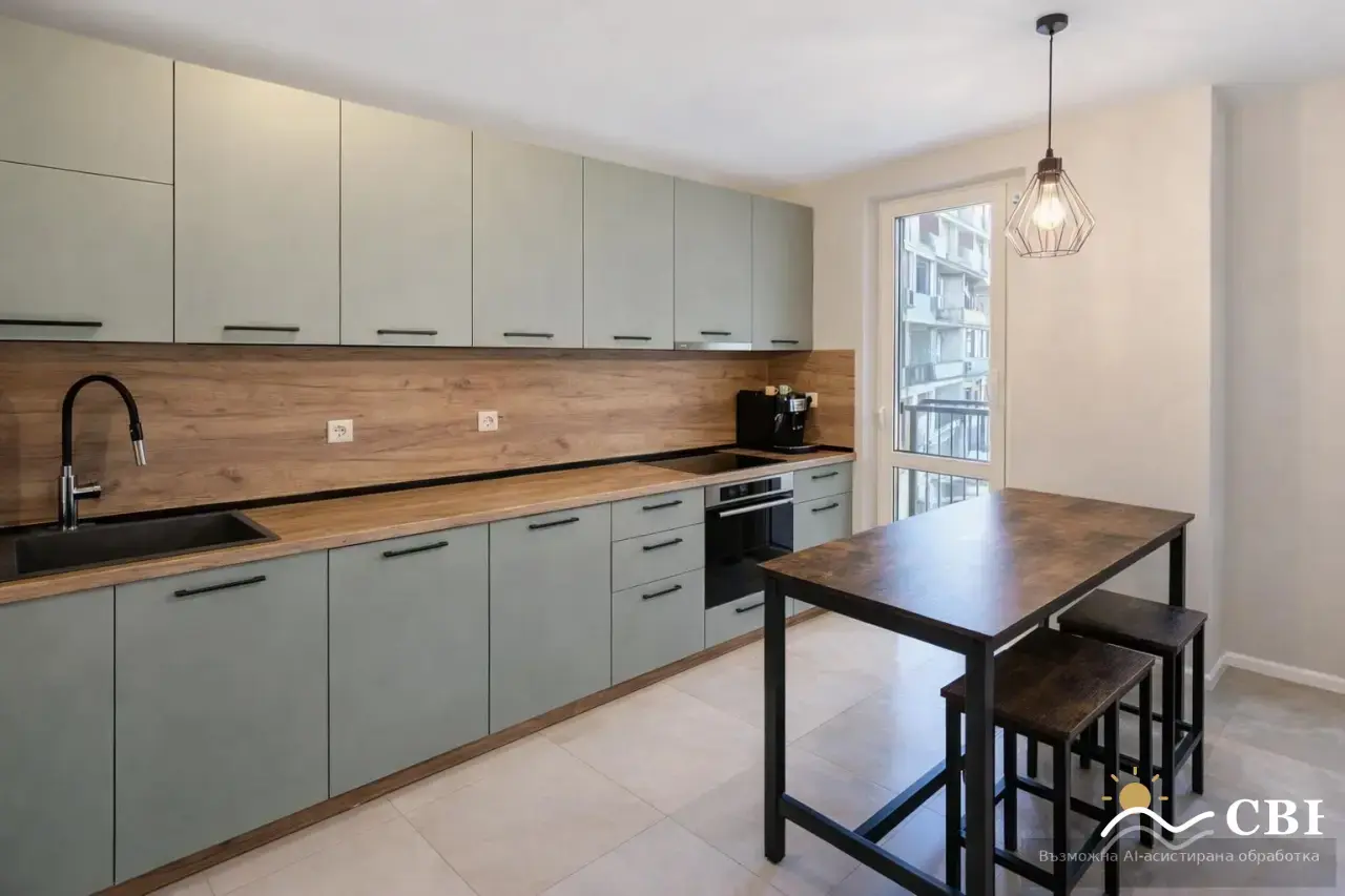 Apartment, 3-room, 120 m², in Varna. Photo 2 of 6. Varna, Black Sea, Bulgaria. Cheap Beach Holiday.