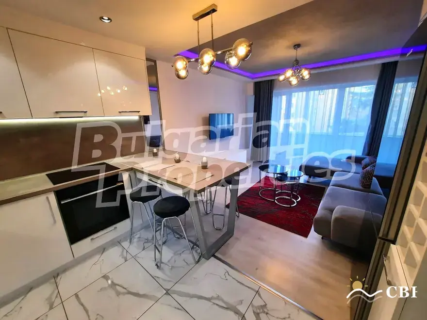 Apartment, 3-room, 66 m², in Burgas. Photo 1 of 16. Burgas, Black Sea, Bulgaria. Cheap Beach Holiday.
