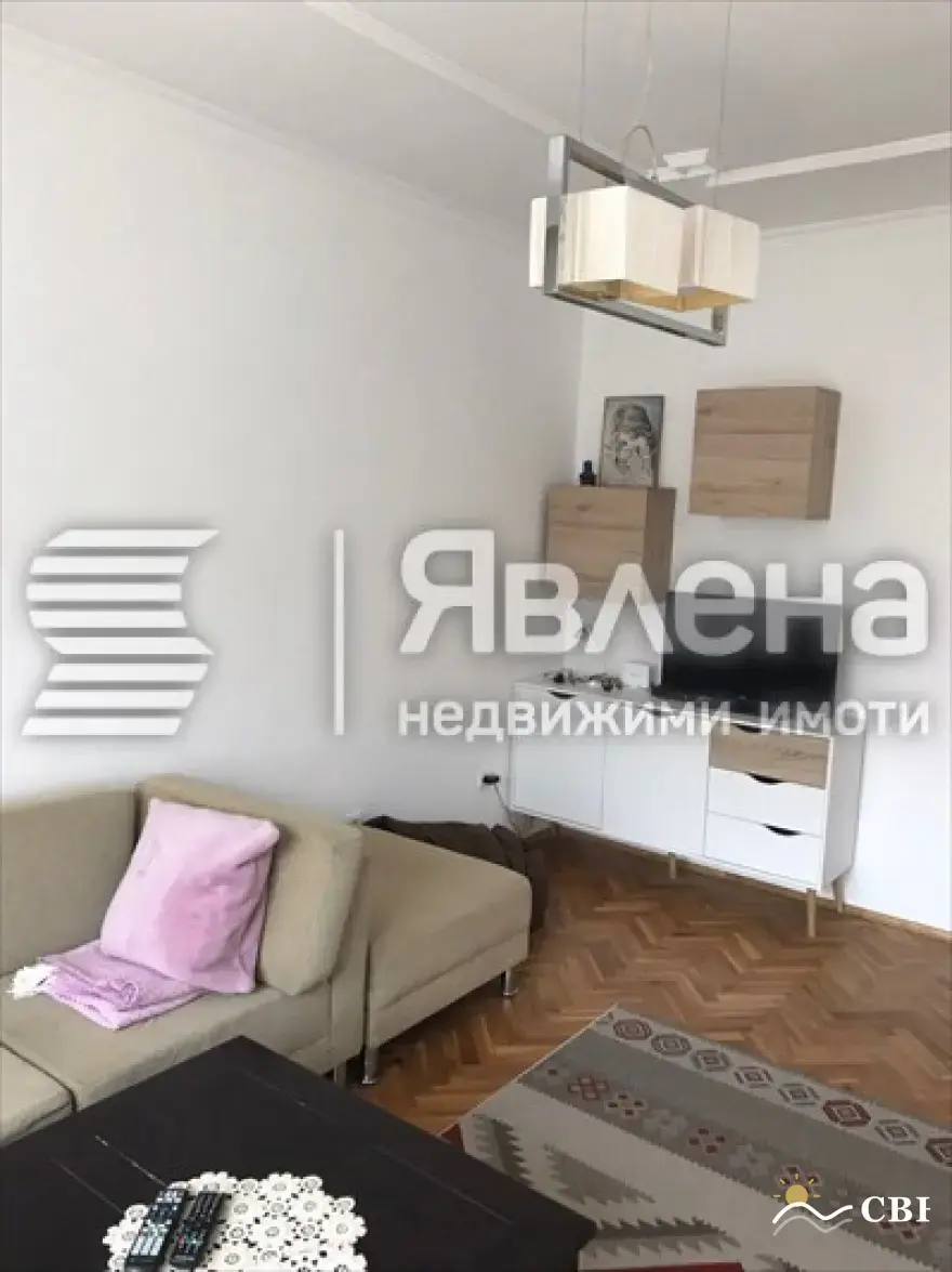 Apartment, 4-room, 115 m², in Burgas. Photo 2 of 16. Burgas, Black Sea, Bulgaria. Cheap Beach Holiday.