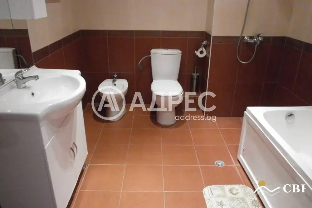 Apartment, 3-room, 140 m², in Burgas. Photo 6 of 8. Burgas, Black Sea, Bulgaria. Cheap Beach Holiday.