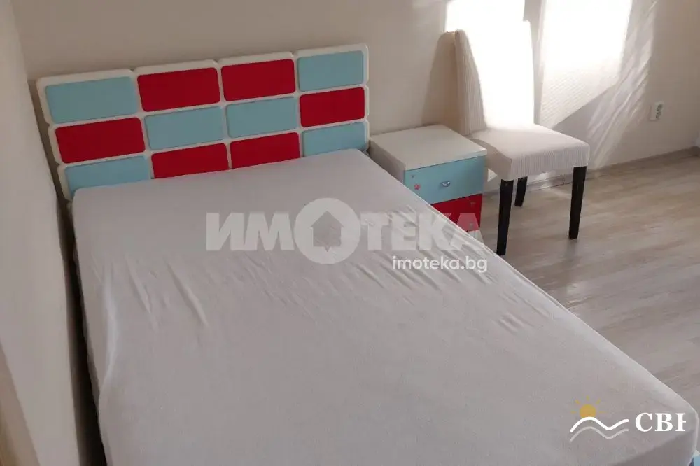Apartment, 3-room, 96 m², in Burgas. Photo 4 of 11. Burgas, Black Sea, Bulgaria. Cheap Beach Holiday.