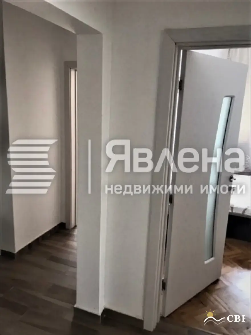 Apartment, 4-room, 115 m², in Burgas. Photo 6 of 16. Burgas, Black Sea, Bulgaria. Cheap Beach Holiday.
