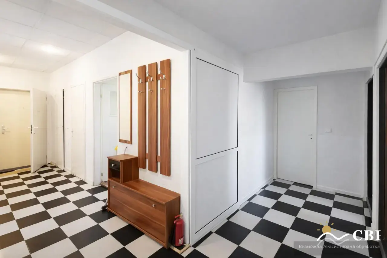 Apartment, 3-room, 100 m², in Varna. Photo 6 of 6. Varna, Black Sea, Bulgaria. Cheap Beach Holiday.