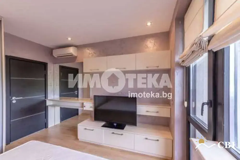 Apartment, 3-room, 102 m², in St. St. Konstantin and Elena. Photo 2 of 12. St. St. Konstantin and Elena, Black Sea, Bulgaria. Cheap Beach Holiday.