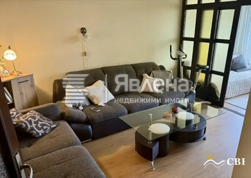 Apartment, 3-room, 65 m², in Burgas. Photo 4 of 10. Burgas, Black Sea, Bulgaria. Cheap Beach Holiday.