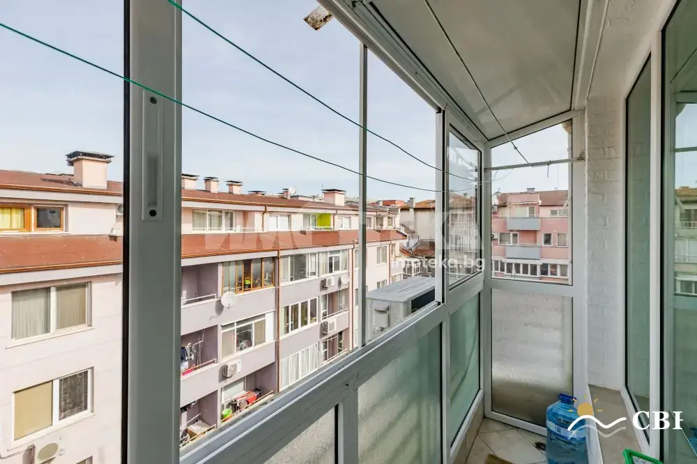 Apartment, 3-room, 65 m², in Varna. Photo 4 of 14. Varna, Black Sea, Bulgaria. Cheap Beach Holiday.
