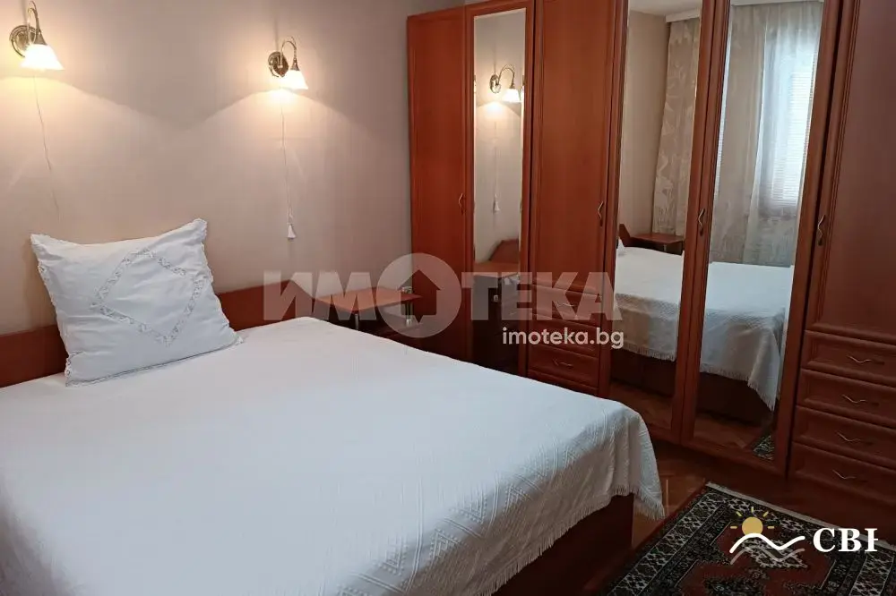 Apartment, 1-room, 127 m², in Burgas. Photo 8 of 16. Burgas, Black Sea, Bulgaria. Cheap Beach Holiday.