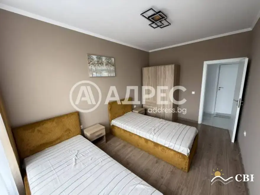 Apartment, 3-room, 100 m², in Burgas. Photo 4 of 10. Burgas, Black Sea, Bulgaria. Cheap Beach Holiday.