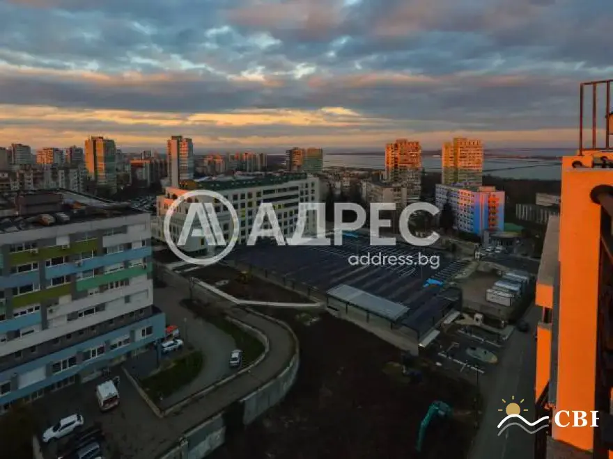 Apartment, 3-room, 160 m², in Burgas. Photo 3 of 15. Burgas, Black Sea, Bulgaria. Cheap Beach Holiday.