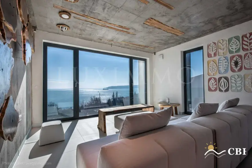 Apartment, 3-room, 122 m², in Varna. Photo 2 of 16. Varna, Black Sea, Bulgaria. Cheap Beach Holiday.
