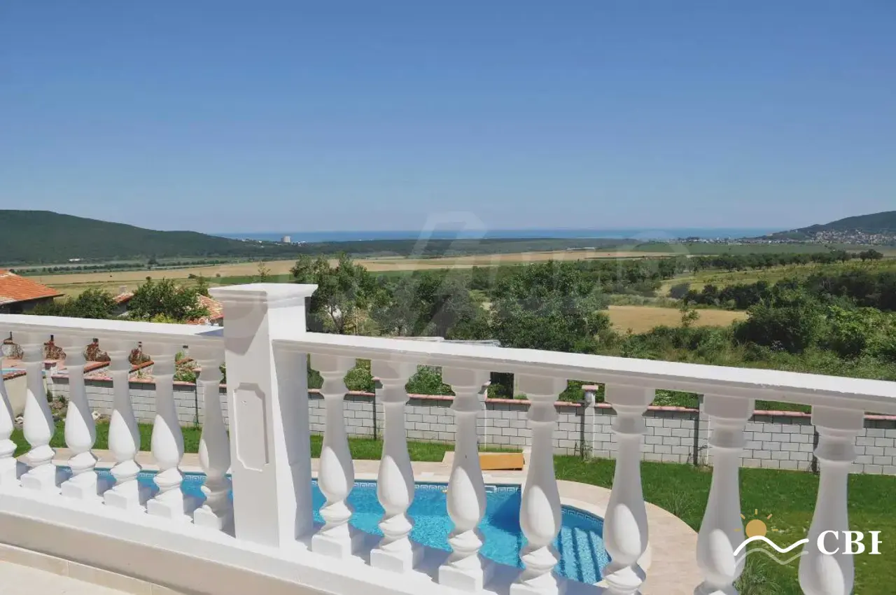 House, 1-room, 450 m², in Kranevo. Photo 2 of 16. Kranevo, Black Sea, Bulgaria. Cheap Beach Holiday.