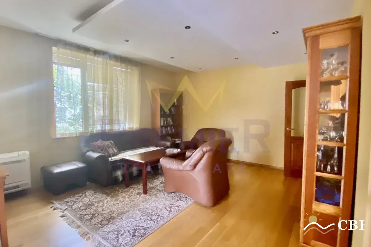 Apartment, 4-room, 150 m², in Varna. Photo 6 of 16. Varna, Black Sea, Bulgaria. Cheap Beach Holiday.