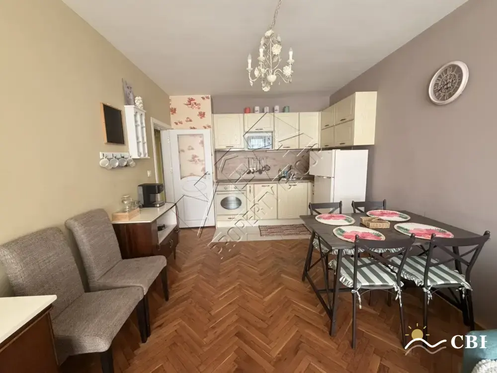 Apartment, 3-room, 80 m², in Pomorie. Photo 2 of 16. Pomorie, Black Sea, Bulgaria. Cheap Beach Holiday.