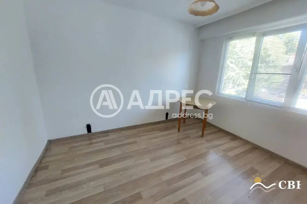 Apartment, 2-room, 70 m², in Burgas. Photo 2 of 7. Burgas, Black Sea, Bulgaria. Cheap Beach Holiday.