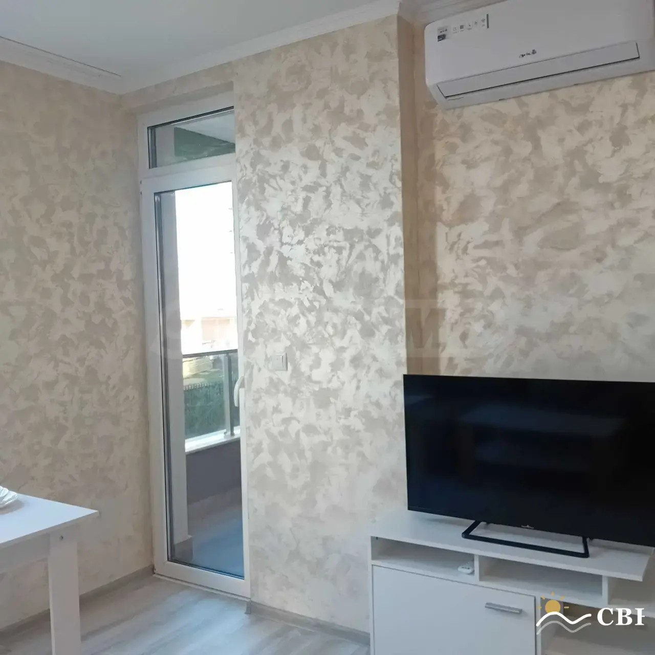 Apartment, 1-room, 70 m², in Burgas. Photo 3 of 9. Burgas, Black Sea, Bulgaria. Cheap Beach Holiday.