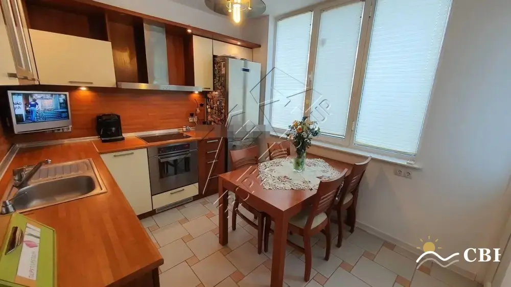 Apartment, 4-room, 70 m², in Burgas. Photo 2 of 13. Burgas, Black Sea, Bulgaria. Cheap Beach Holiday.