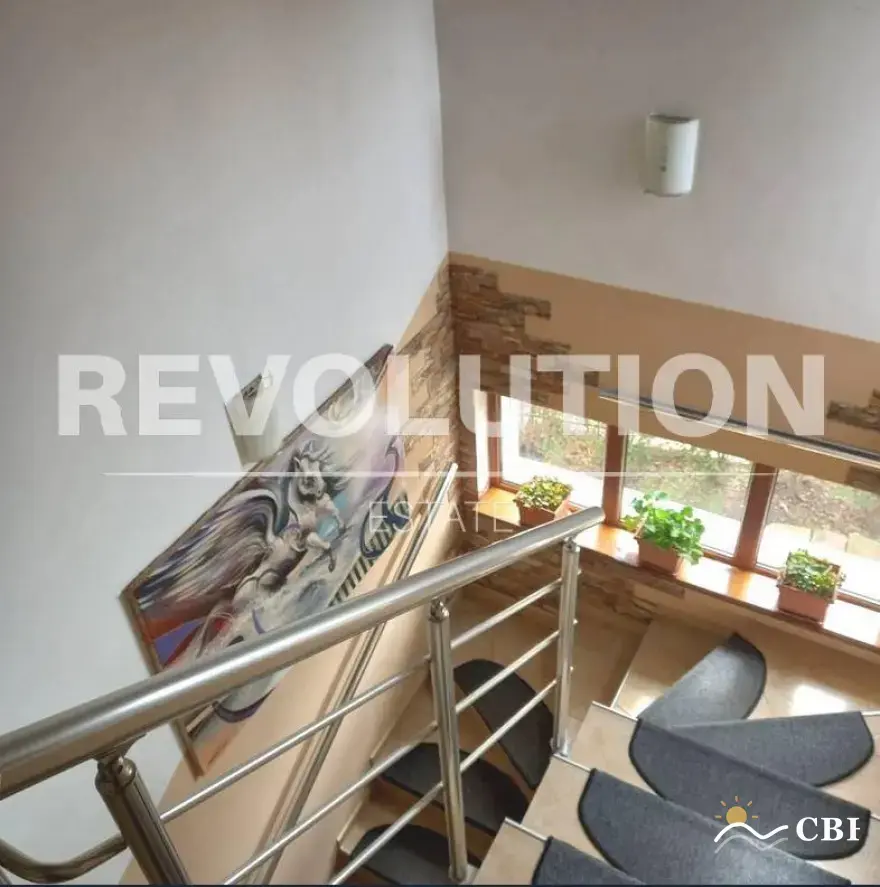 House, 1-room, 95 m², in Vinitsa. Photo 5 of 6. Vinitsa, Black Sea, Bulgaria. Cheap Beach Holiday.