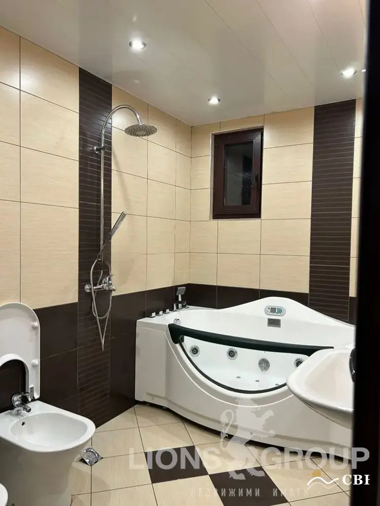 Apartment, 3-room, 106 m², in Varna. Photo 7 of 11. Varna, Black Sea, Bulgaria. Cheap Beach Holiday.