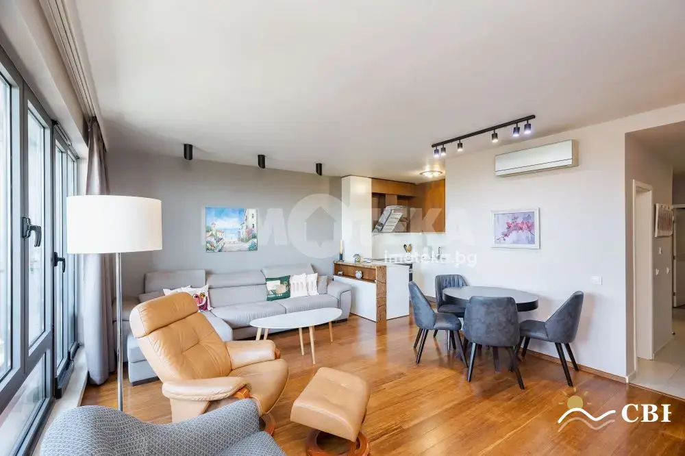 Apartment, 3-room, 100 m², in Varna. Photo 1 of 16. Varna, Black Sea, Bulgaria. Cheap Beach Holiday.